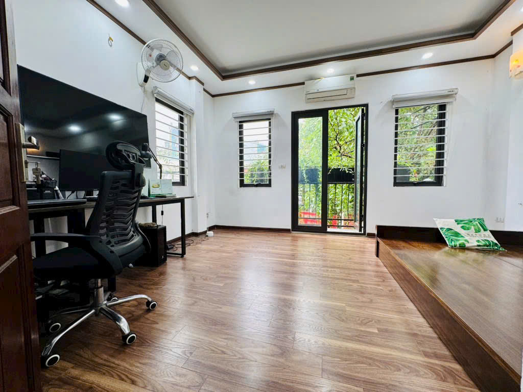SIÊU PHẨM NGUYỄN CHÍNH – CĂN GÓC 6 TẦNG, Ô TÔ VÀO NHÀ, SÂN VƯỜN ĐẲNG CẤP – GIÁ 11,95 TỶ